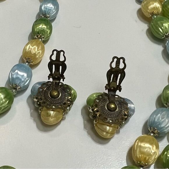 Vintage Pastel Bead Necklace Earrings Set - Picture 5 of 5